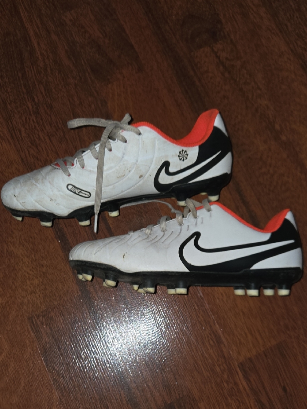 Nike Kids Soccer Cleats Size 6